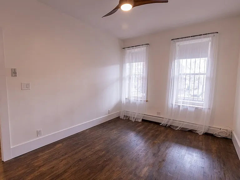 293 Montgomery St #1 — Photo 19