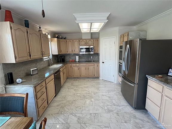 3rd image of 247 Rebecca Dr