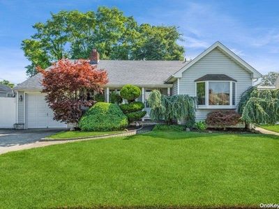 1117 Ruth Place, North Bellmore, NY, 11710