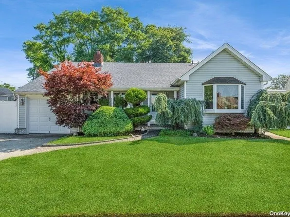 1117 Ruth Place, North Bellmore, NY 11710