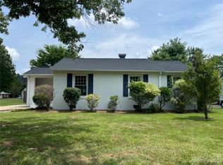 105 Kenmore Dr, Pineville, NC 28134