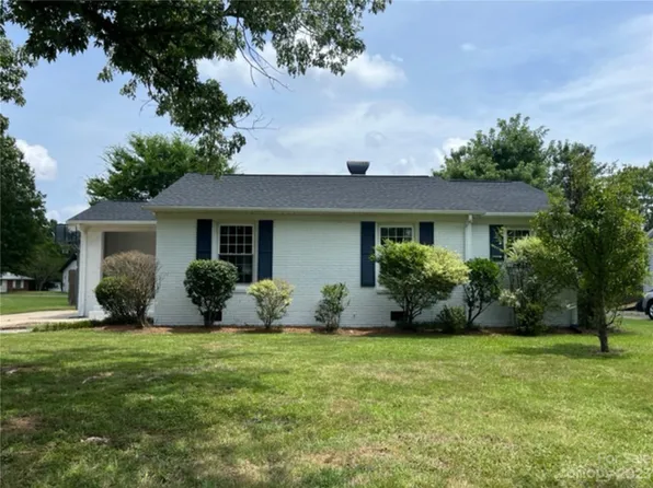105 Kenmore Dr, Pineville, NC 28134