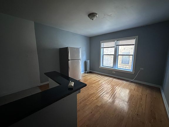 3rd image of 5670 N Ridge Ave #1E