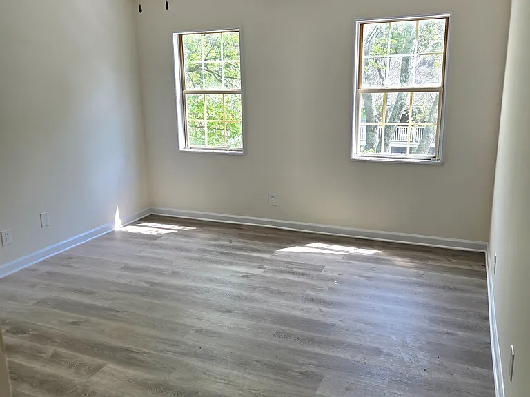 106 Sterling Ct — Photo 11
