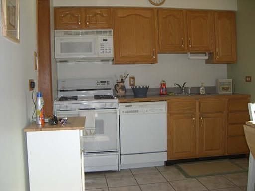 3rd image of 7706 W 66th Pl