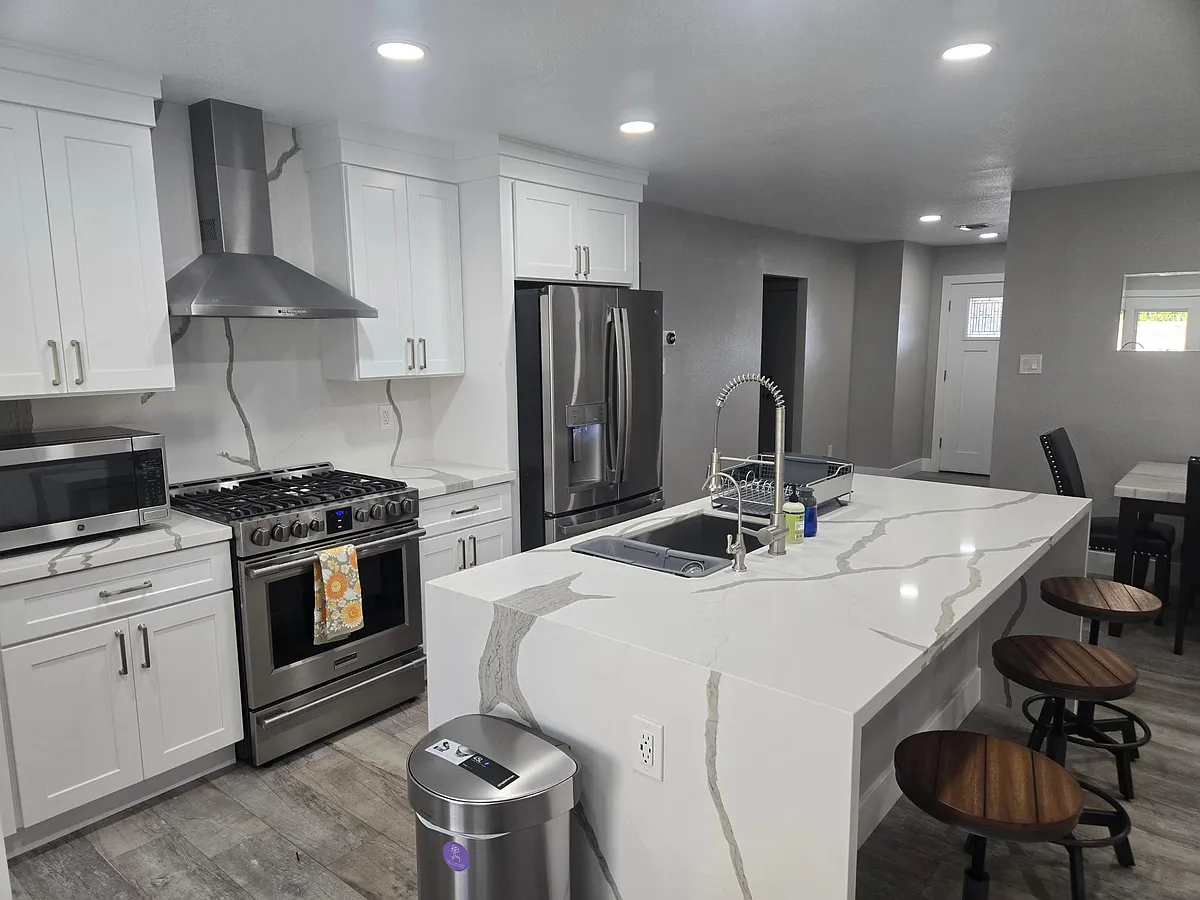 Kitchen - S Willow Dr