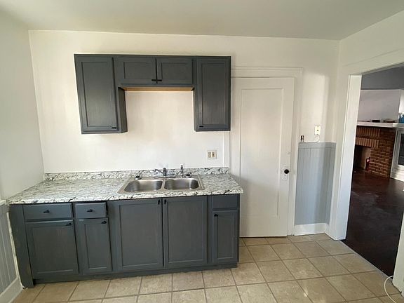 4th image of 3179 W 114th St