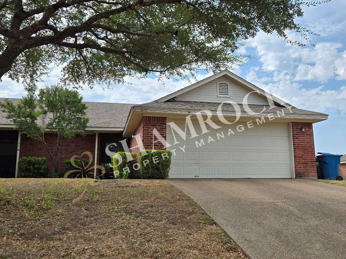 Duplex near Hewitt Park — Photo 1