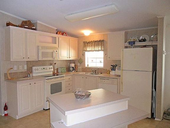 5th image of 13228 Lime Ave