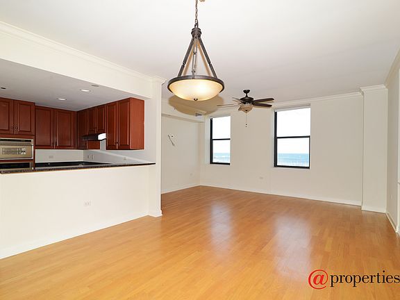 Kitchen / Living Room