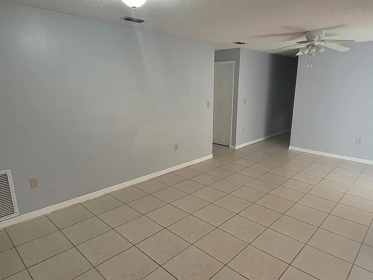 324 Clearwater Ln — Photo 15