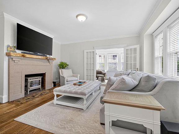 3rd image of 514 Lowell Ave #514