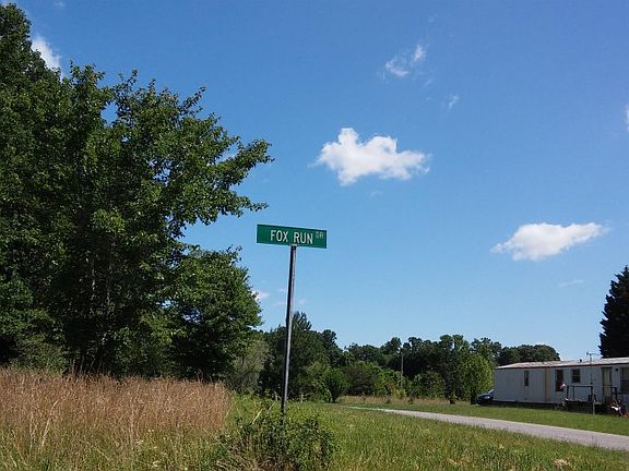 5th image of 129 Fox Run Dr