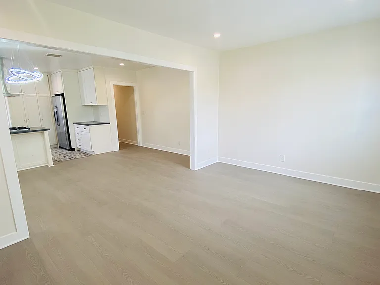 421 S 5th St #1 — Photo 4