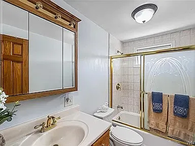 3 bed, 960 sqft, $2,300 — Photo 1