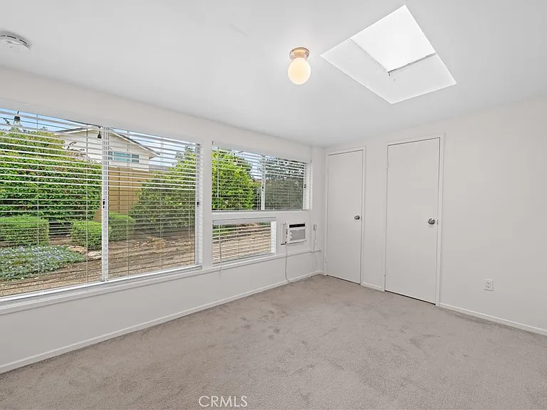 1019 E Walnut Ave — Photo 29