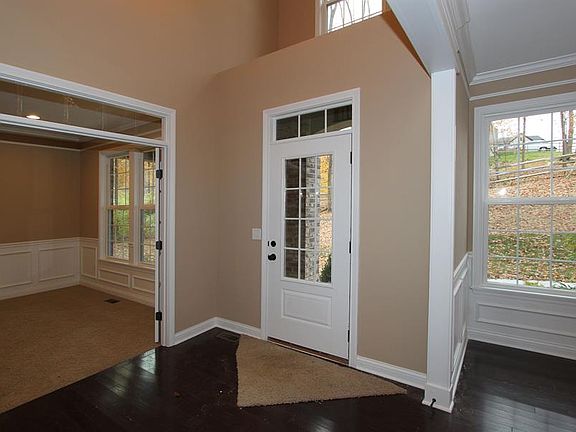 4th image of 1165 Westchester Way