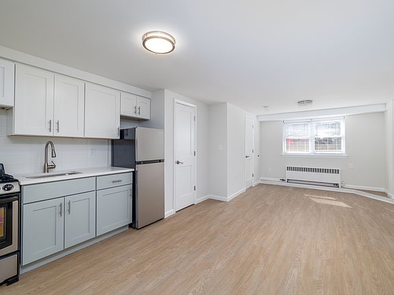 3rd image of 319 E Broadway APT B2