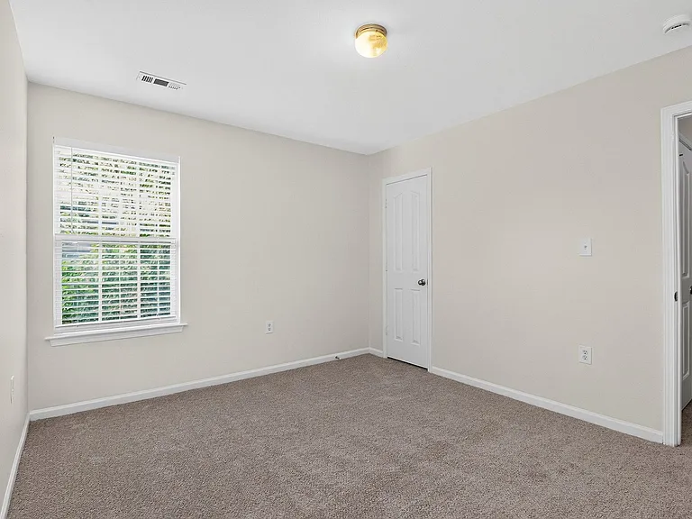 3928 Glory St — Photo 10