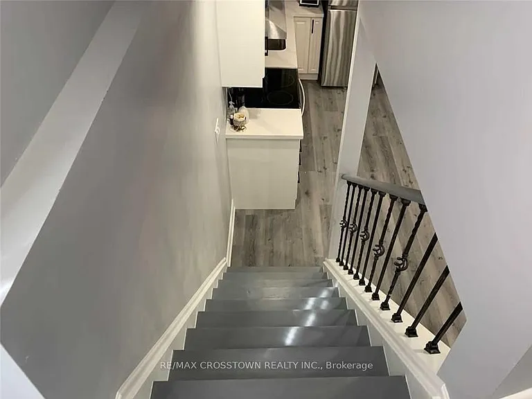 155 Chelsea Cres #2 — Photo 13