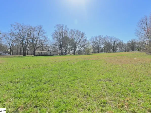 105 Richey Rd, Pelzer, SC 29669