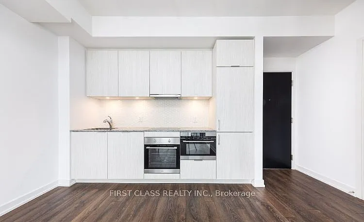 158 Front St E #2215 — Photo 2