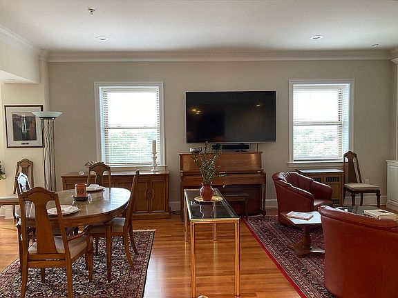 5th image of 1350 Westwood Ave Unit 806
