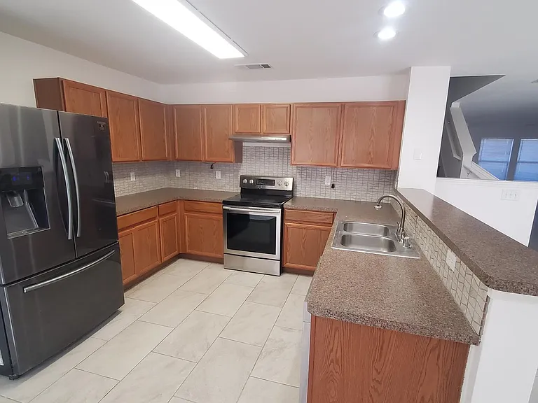109 Southwestern Dr — Photo 3