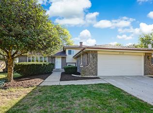 6725 Richmond Ave, Darien, IL 60561