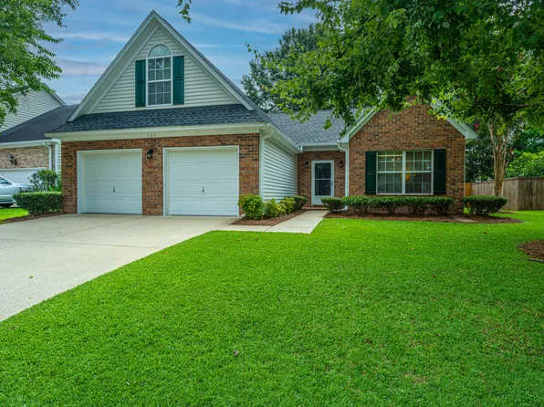 107 Guildford Dr, Goose Creek, SC 29445