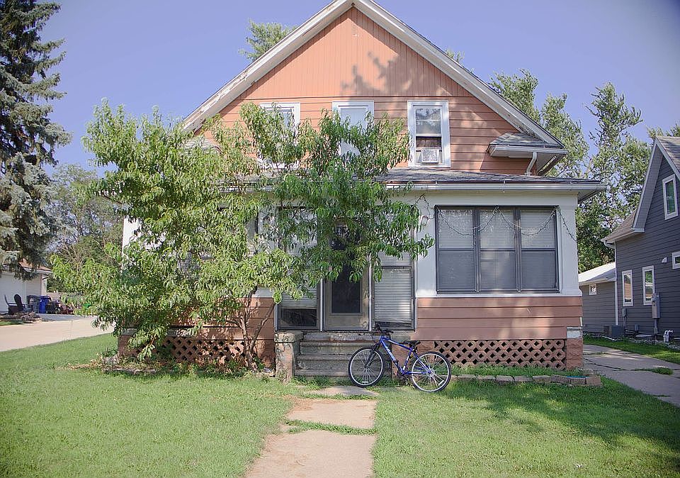1st image of 538 1st Ave SE