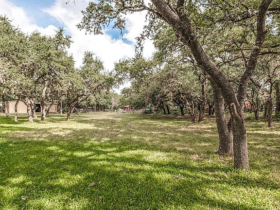 4th image of 8501 Oak Thicket