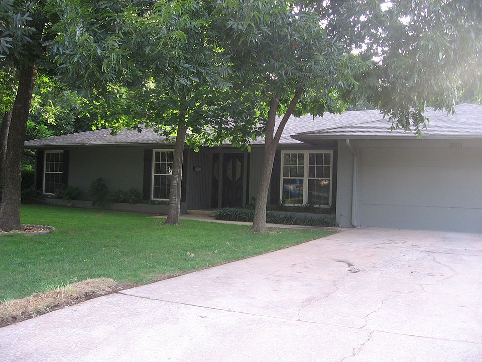Quiet cul-de-sac with pecan trees, new roof and all new tilt out windows