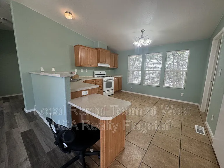 405 W Phoenix Ave #1 — Photo 7