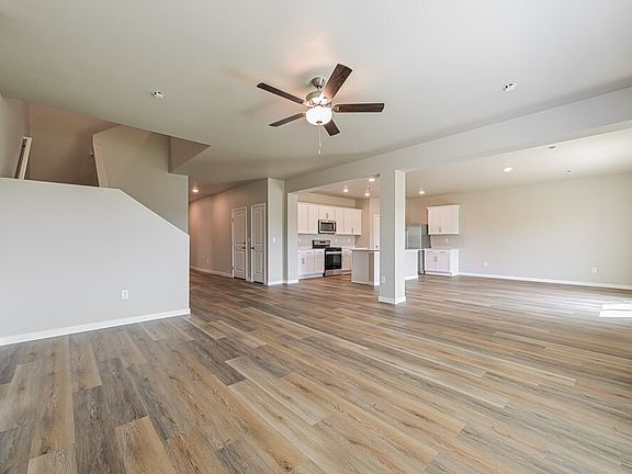 5th image of 2180 Christina St