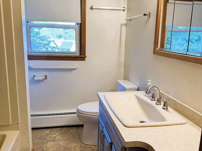 Full bath on 1st floor
