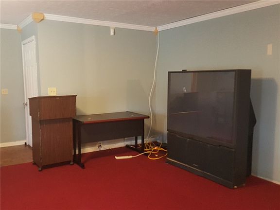 4th image of 1904 Dogwood Ct