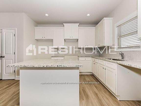 4th image of 613 Verdant Crane Ct