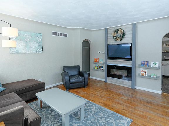 1892 Capital Ave SW-105
