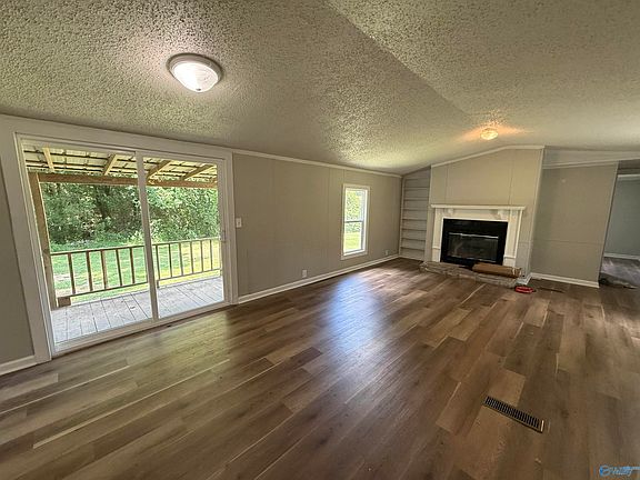 5th image of 2043 County Road 44