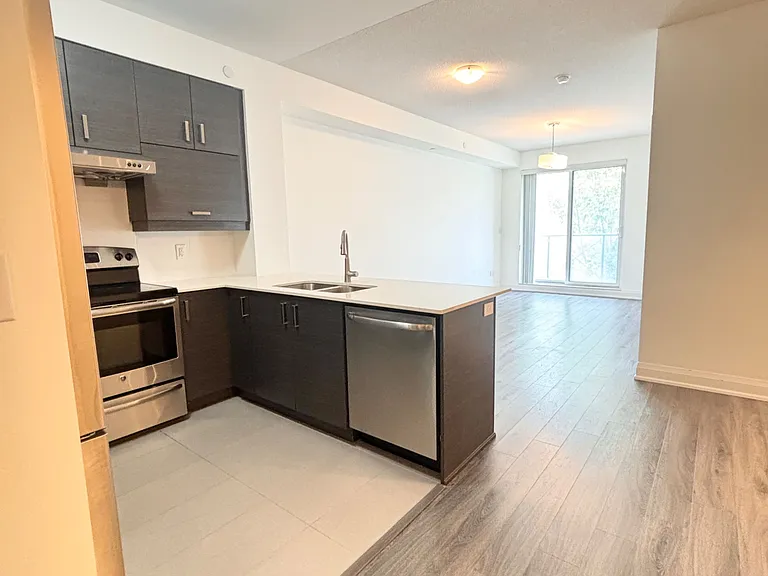 1 Uptown Dr #207 — Photo 10