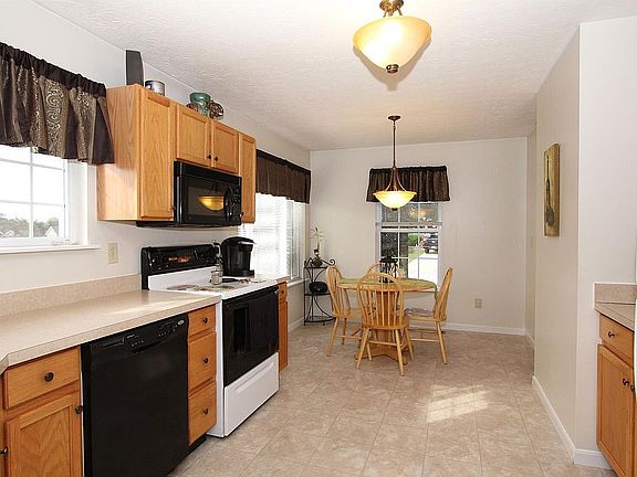 5th image of 1136 Brookstone Dr