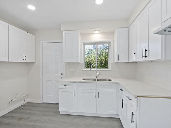 5th image of 2348 Revere Ave #E81c8c6b3