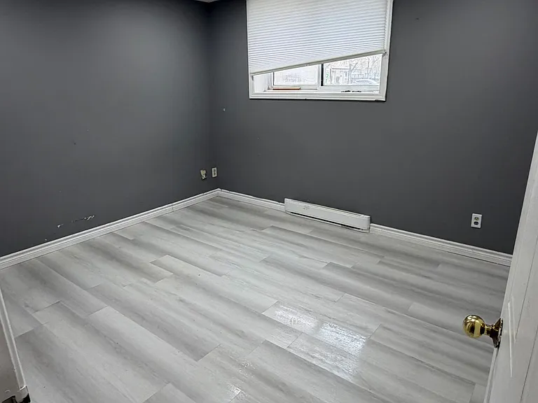 565 Greenfield Ave #902 — Photo 13