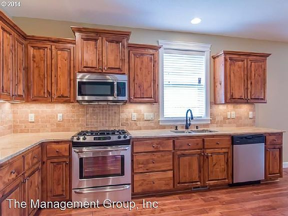5th image of 2605 NE 51st St