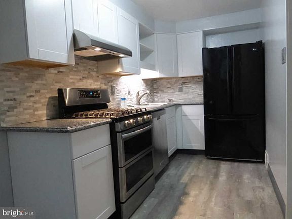 4th image of 1102 Brookwood Ln