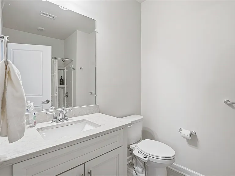 4 Winslow Ln #410 — Photo 29