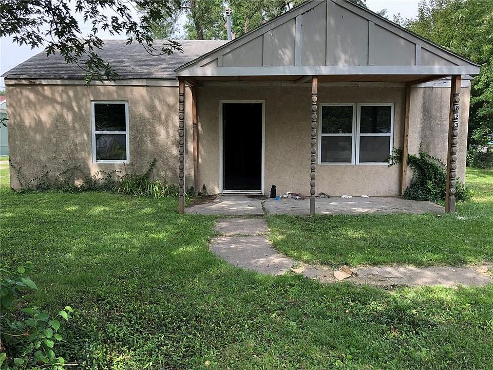 823 S Troost St, Olathe, KS 66061 MLS 2447450 Zillow