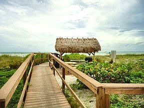 5th image of 510 Estero Blvd #605