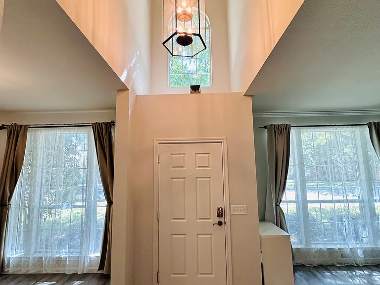 7447 Ravenhill Dr — Photo 6
